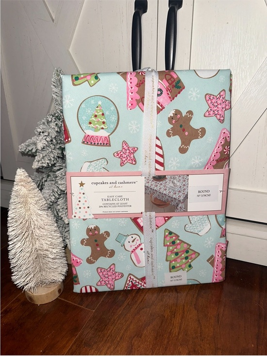 cupcakes & cashmere Other - Cupcakes and Cashmere Mint Holiday Cookie Print Round Tablecloth